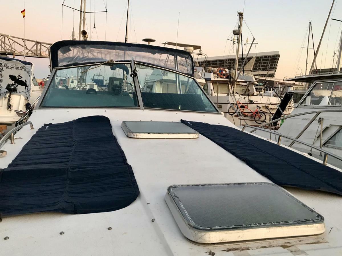 Yacht Experience Barcelona Hotell Sant Adrià de Besòs Exteriör bild
