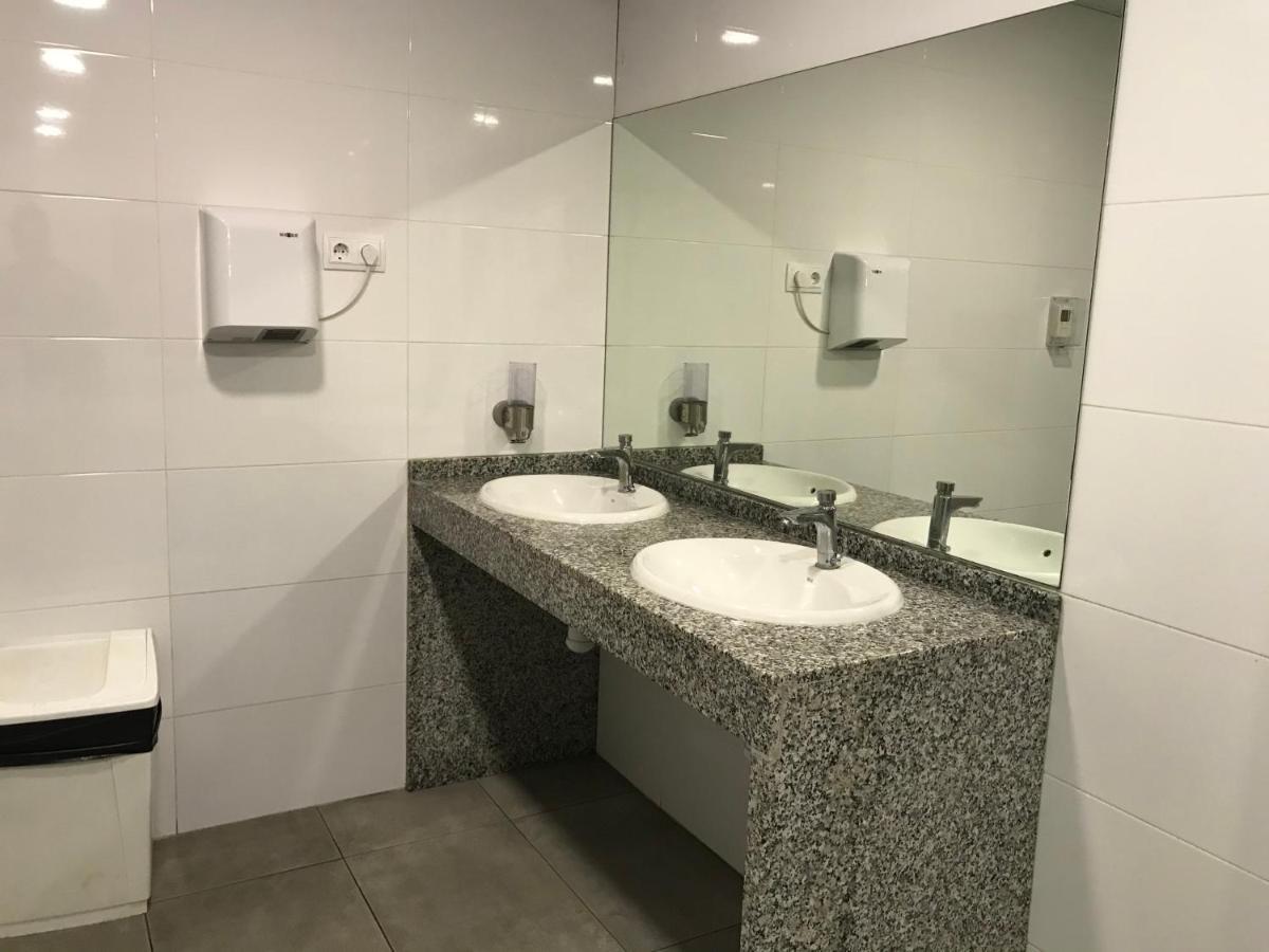 Yacht Experience Barcelona Hotell Sant Adrià de Besòs Exteriör bild